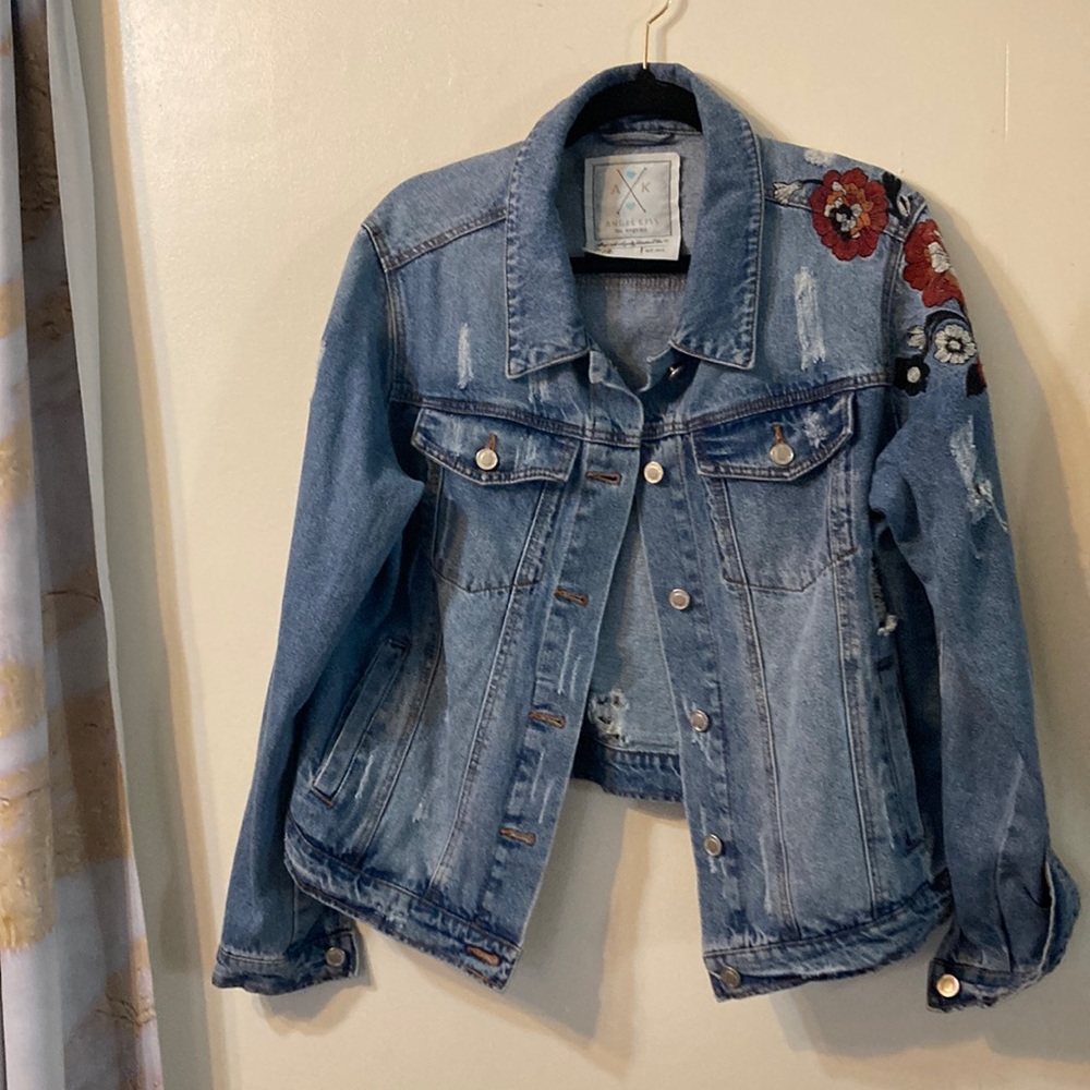 1x distressed Jean jacket